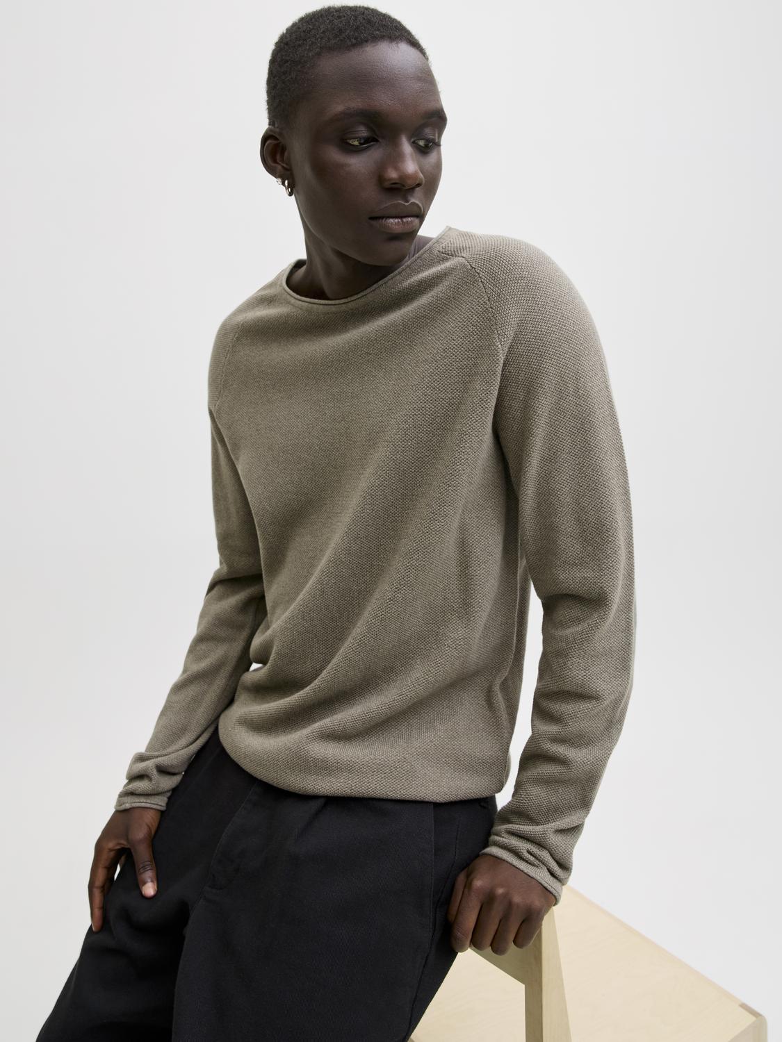 model_shot-creative